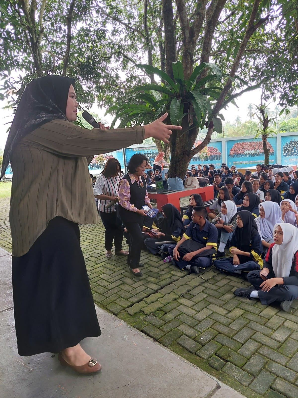 KEgiatan Promosi APP-DA ke Sekolah-sekolah